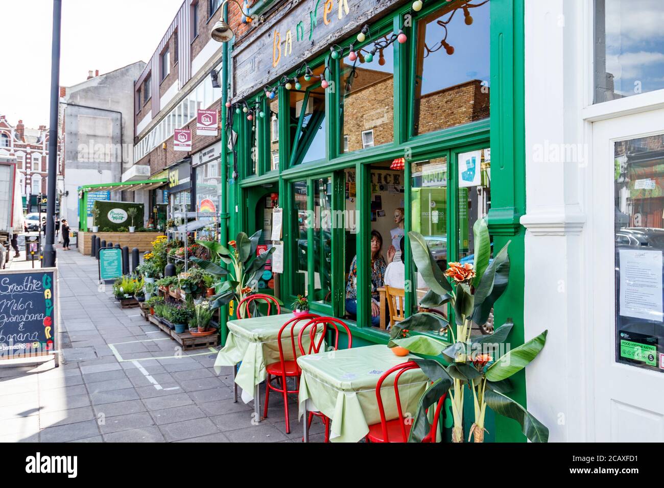 Banner's Restaurant, wiedereröffnet nach der Lockerung der Einschränkungen für die Sperrung durch die Coronavirus-Pandemie, Park Road, Crouch End, North London, Großbritannien Stockfoto