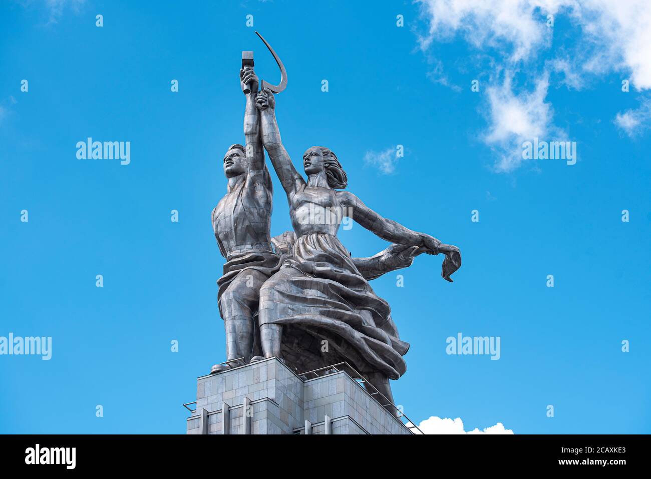 Denkmalarbeiter und Kolchosfrau oder Skulptur von Rabotschij i Kolchosnitsa in Moskau in Russland. Stockfoto