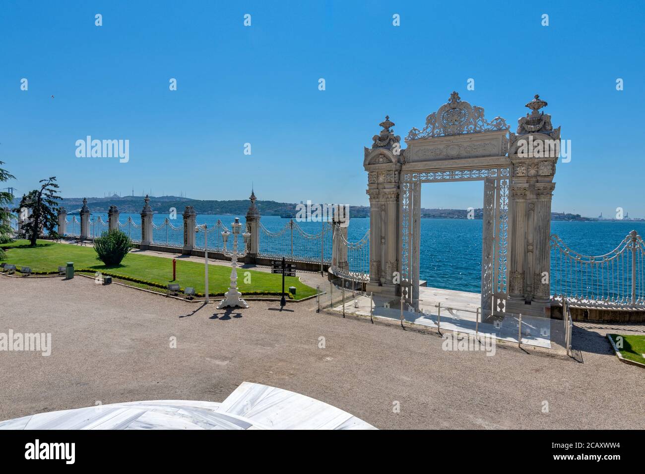 Der Dolmabahce Palast im Stadtteil Besiktas in Istanbul, Türkei Stockfoto