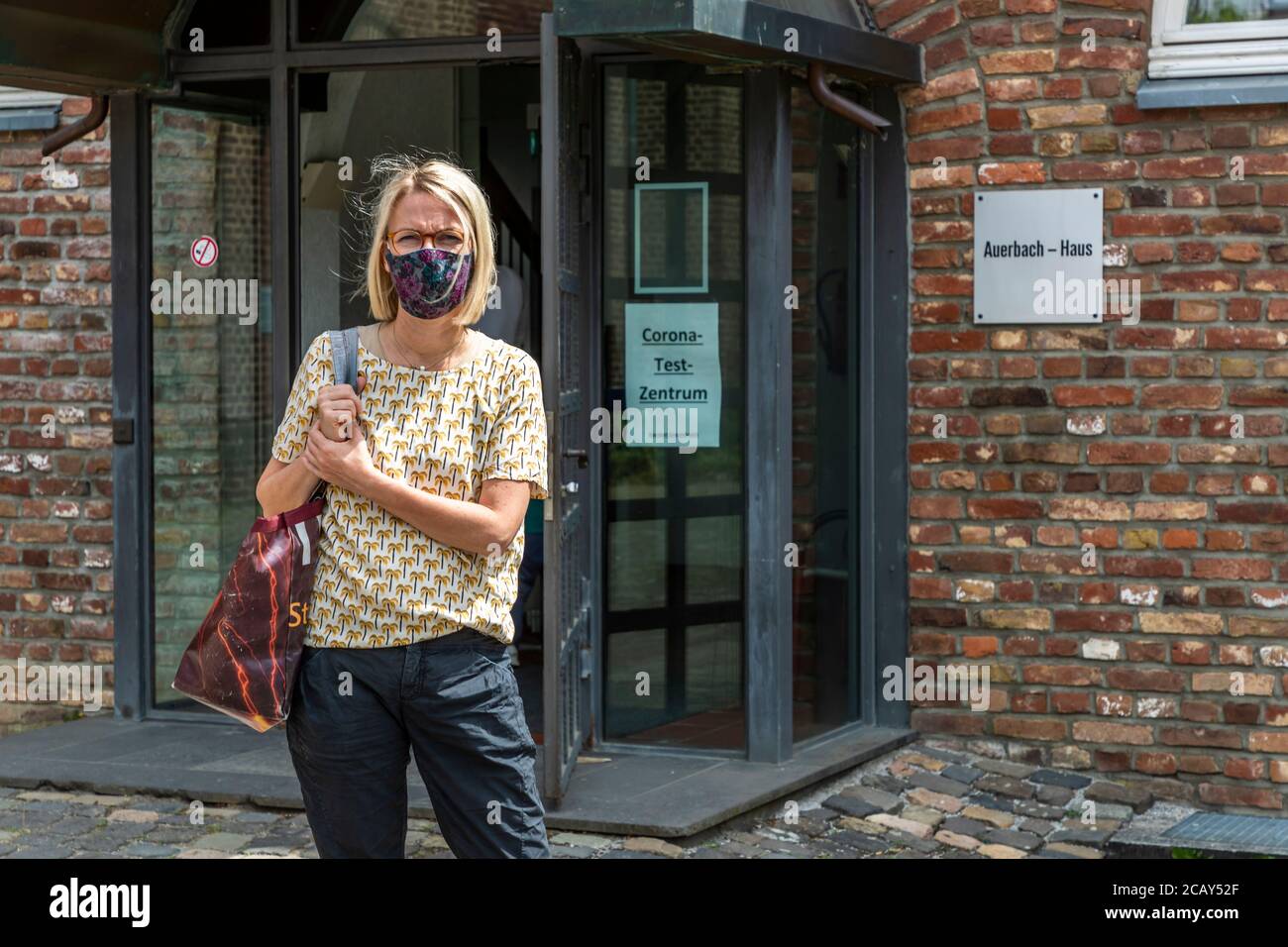 Corona Tupfer in Grevenbroich, Deutschland Stockfoto