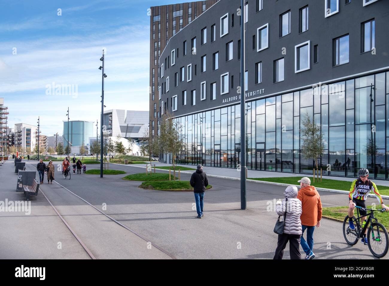 Verjüngte Industriegebiet am Wasser mit moderner Architektur, Aalborg, Dänemark, Stockfoto