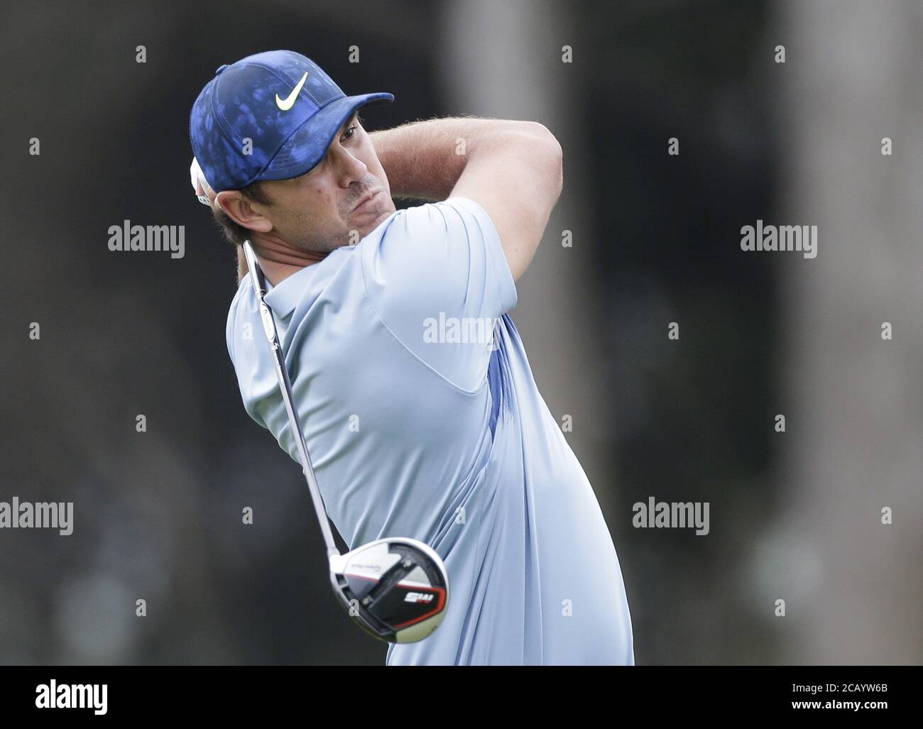 San Francisco, Usa. August 2020. Brooks Koepka trifft seinen Abschlag am 4. Loch in der Finalrunde der 102. PGA Championship im TPC Harding Park in San Francisco am Sonntag, 9. August 2020. Foto von John Angelillo/UPI Kredit: UPI/Alamy Live Nachrichten Stockfoto