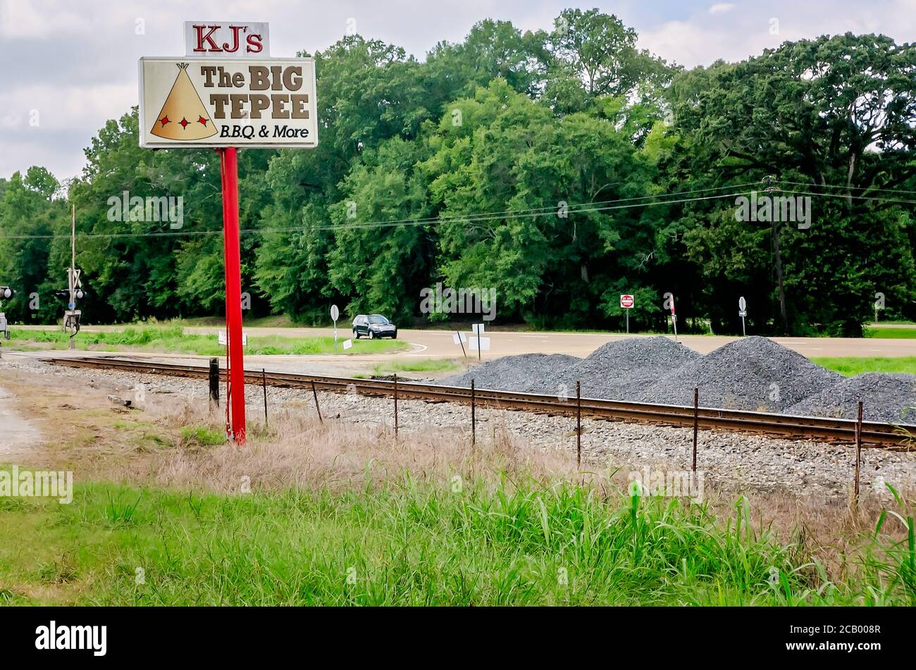 Das Big Tepee Barbecue Restaurant Schild, auch Big D Tepee genannt, ist abgebildet, 7. August 2016, in Pocahontas, Mississippi. Stockfoto