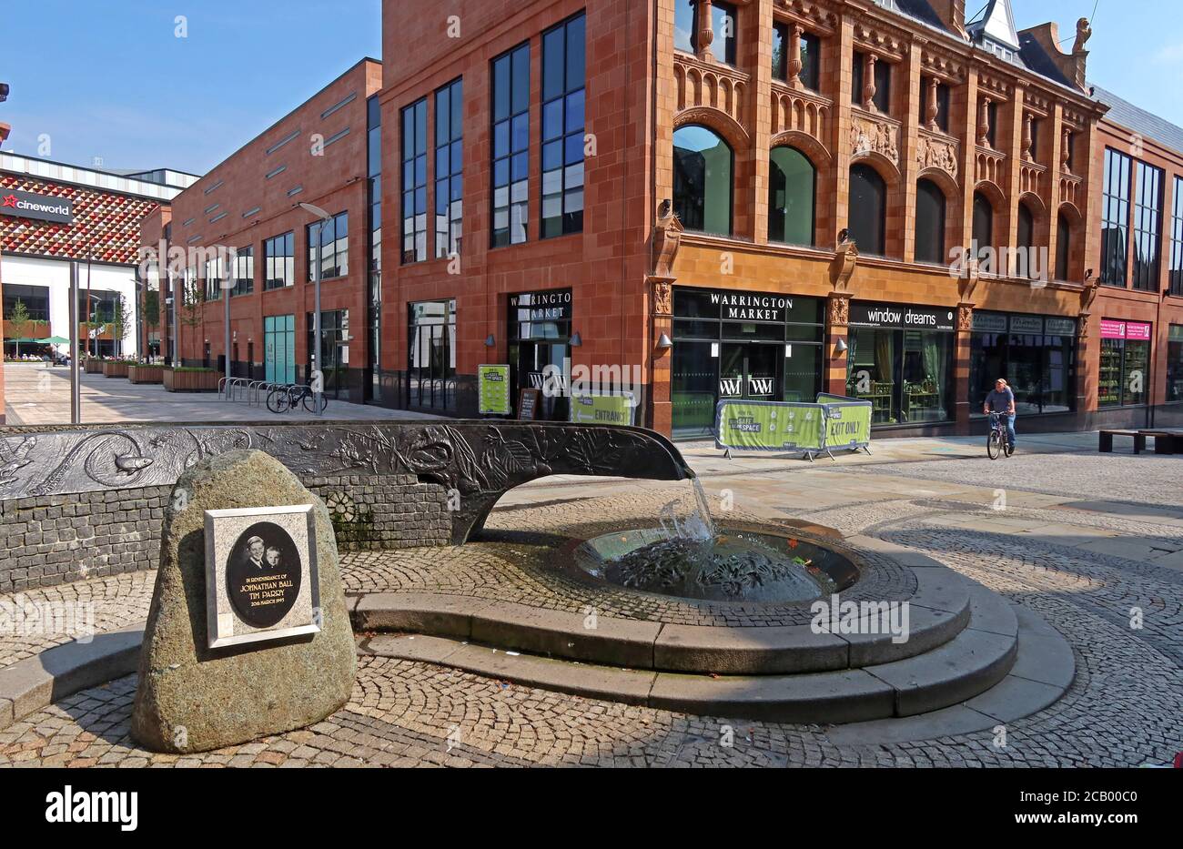 Warrington Town Center River of Life Memorial 1996, Warrington Borough Council, Bridge Street, Time Square, Fountain, Cheshire, UK, WA1 Stockfoto