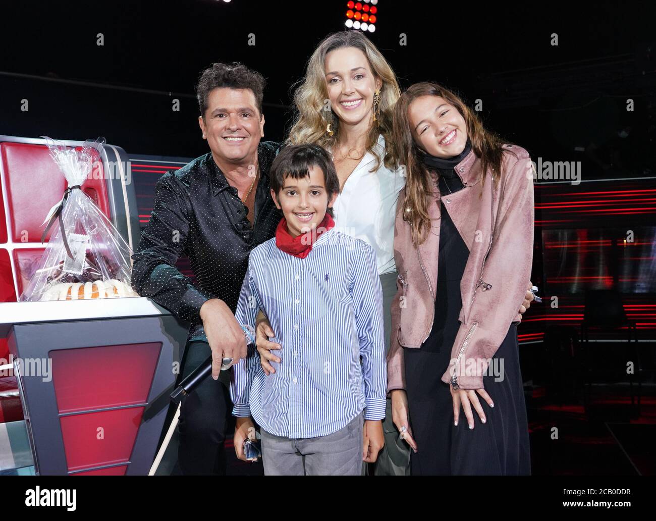 Miami Vereinigte Staaten Von Amerika August 2020 Miami Fl 9 August Carlos Vives Wird Zu Seinem Geburtstag Von Seiner Frau Claudia Elena Vasquez Und Ihren Kindern Pedro Und Elena Wahrend Der