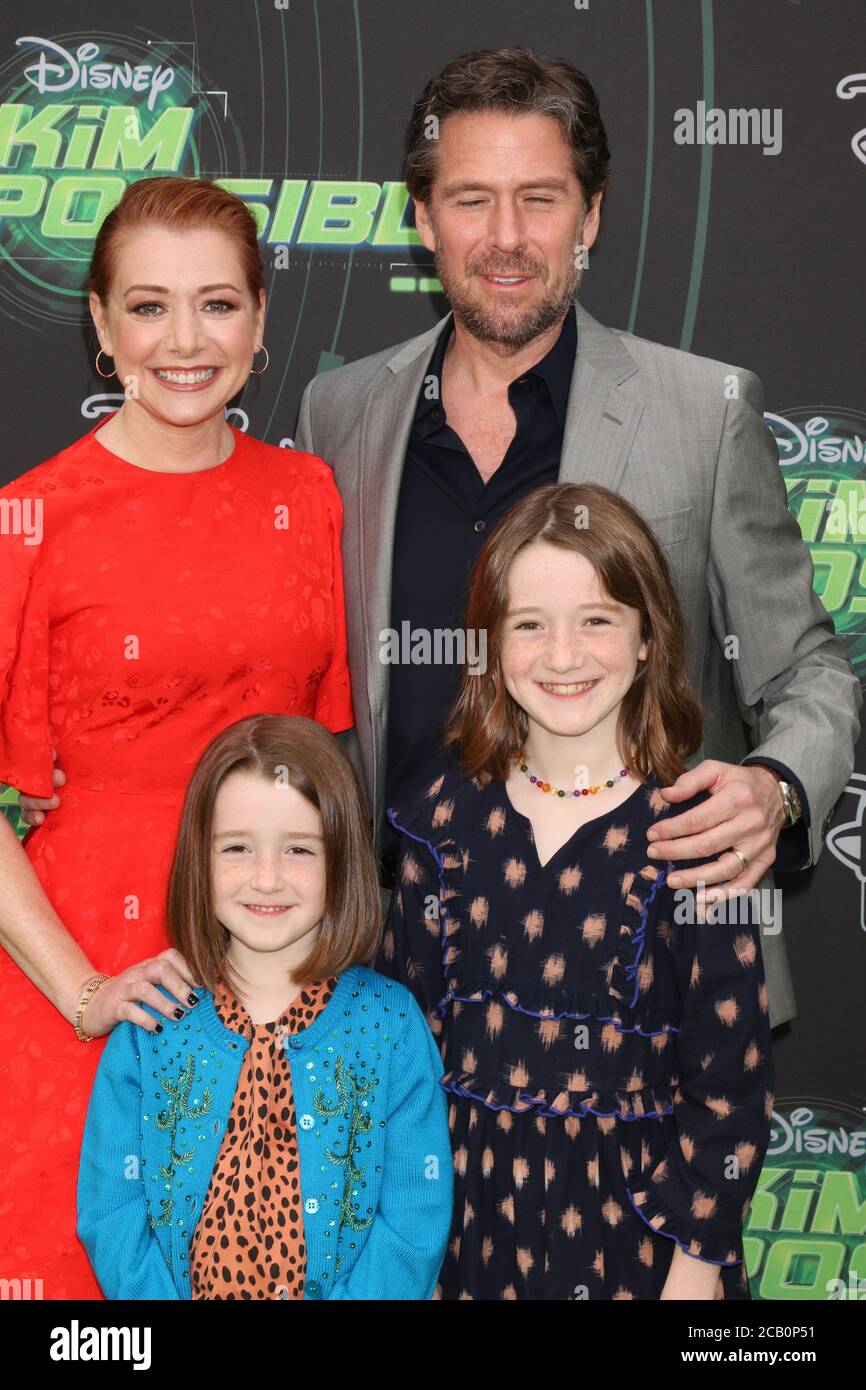 LOS ANGELES - FEB 12: Alyson Hannigan, Keeva Jane Denisof, Satyana Marie Denisof, Alexis Denisof bei der Premiere von 'Kim Possible' an der TV Academy am 12. Februar 2019 in Los Angeles, CA Stockfoto