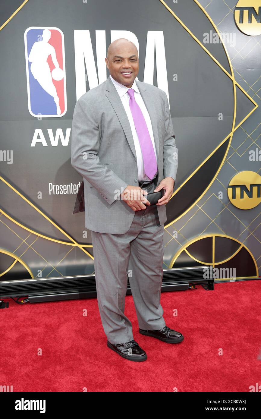 LOS ANGELES - JUN 24: Charles Barkley bei den NBA Awards 2019 im Barker Hanger am 24. Juni 2019 in Santa Monica, CA Stockfoto