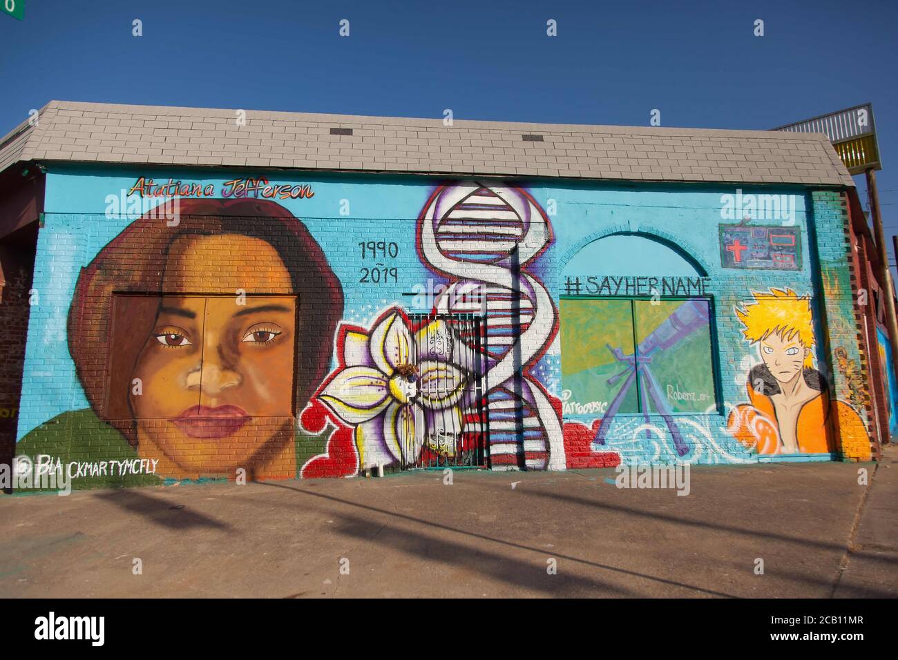 Ft Worth, TX, USA. August 2020. 9. August 2020: Ein Wandgemälde von Atatiana Jefferson befindet sich an der Ecke von Evans und Allen in Ft Worth. Leon Reed, Jr. wird zu dem Wandbild zu ''Put it on the map'' laufen, während er von Ft Worth nach Austin geht. Heute ist die erste Etappe von Leon's Spaziergang, um einen Brief zu überbringen und seine Gedanken über die Polizeireform mit Gov zu diskutieren. Greg Abbott. Da er nicht sicher ist, wann er ankommen wird, hat er noch kein Treffen mit dem Gouverneur eingerichtet. Abbott, und er hofft, dass der Gouverneur ihn sehen wird. Leon ist seit 16 Jahren Strafverteidiger in Ft Worth und hofft, dass seine Ideen dazu führen werden Stockfoto