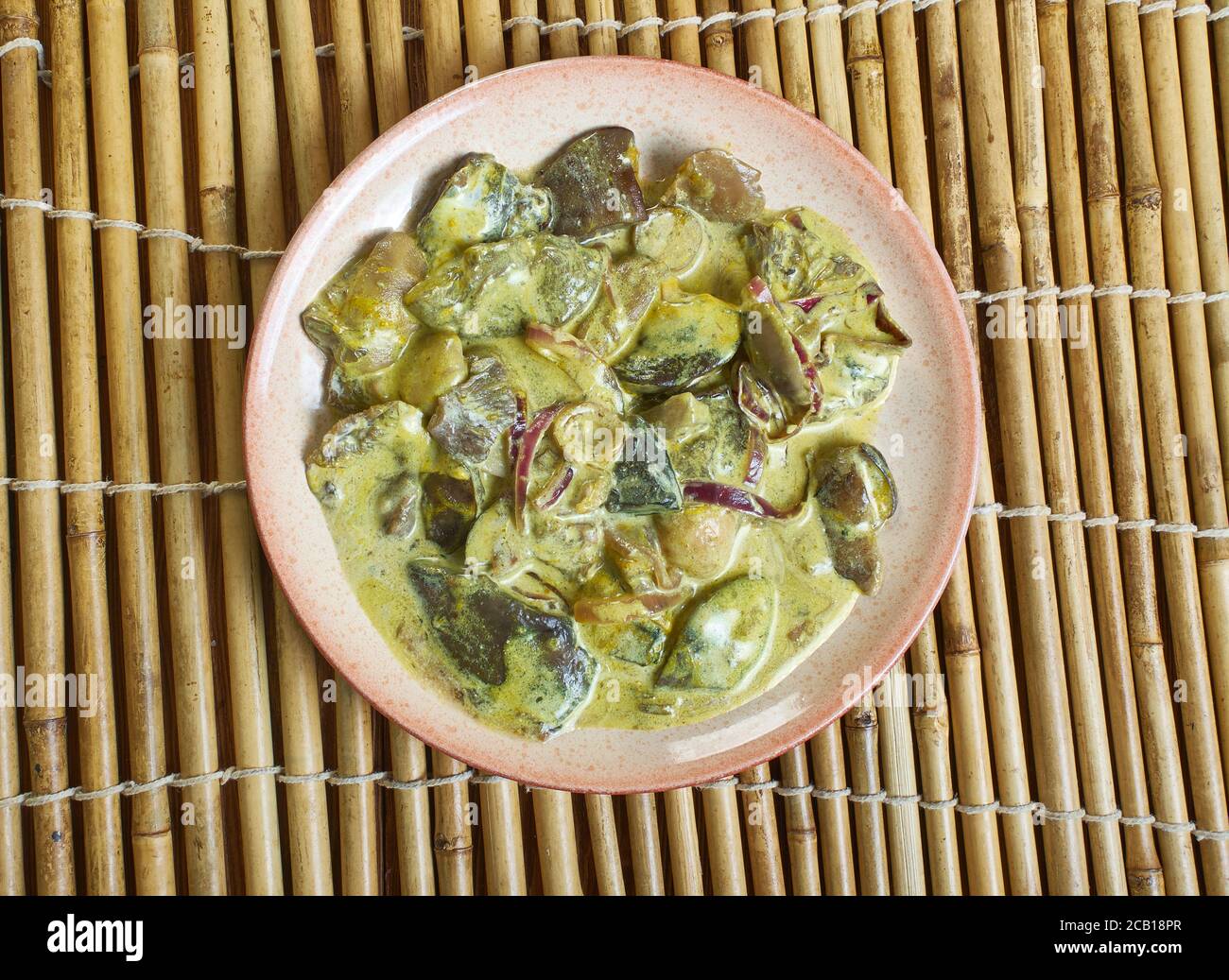 Pilzperatal, Omas Pilz Dry Curry, indische Art Rührpilze gebraten Stockfoto