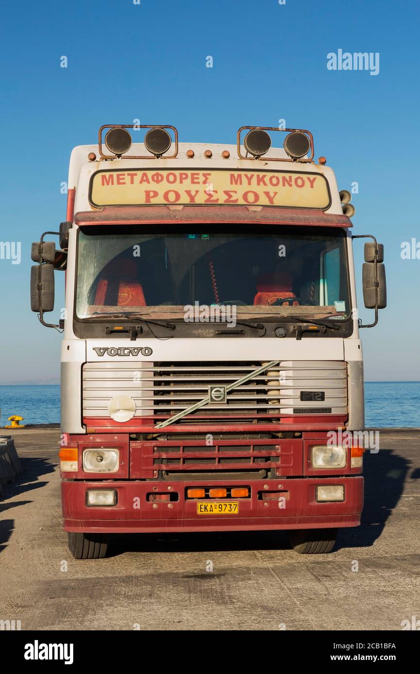 Transport LKW geparkt am Dock in Mykonos neuen Hafen, Mykonos Insel, Griechenland Stockfoto