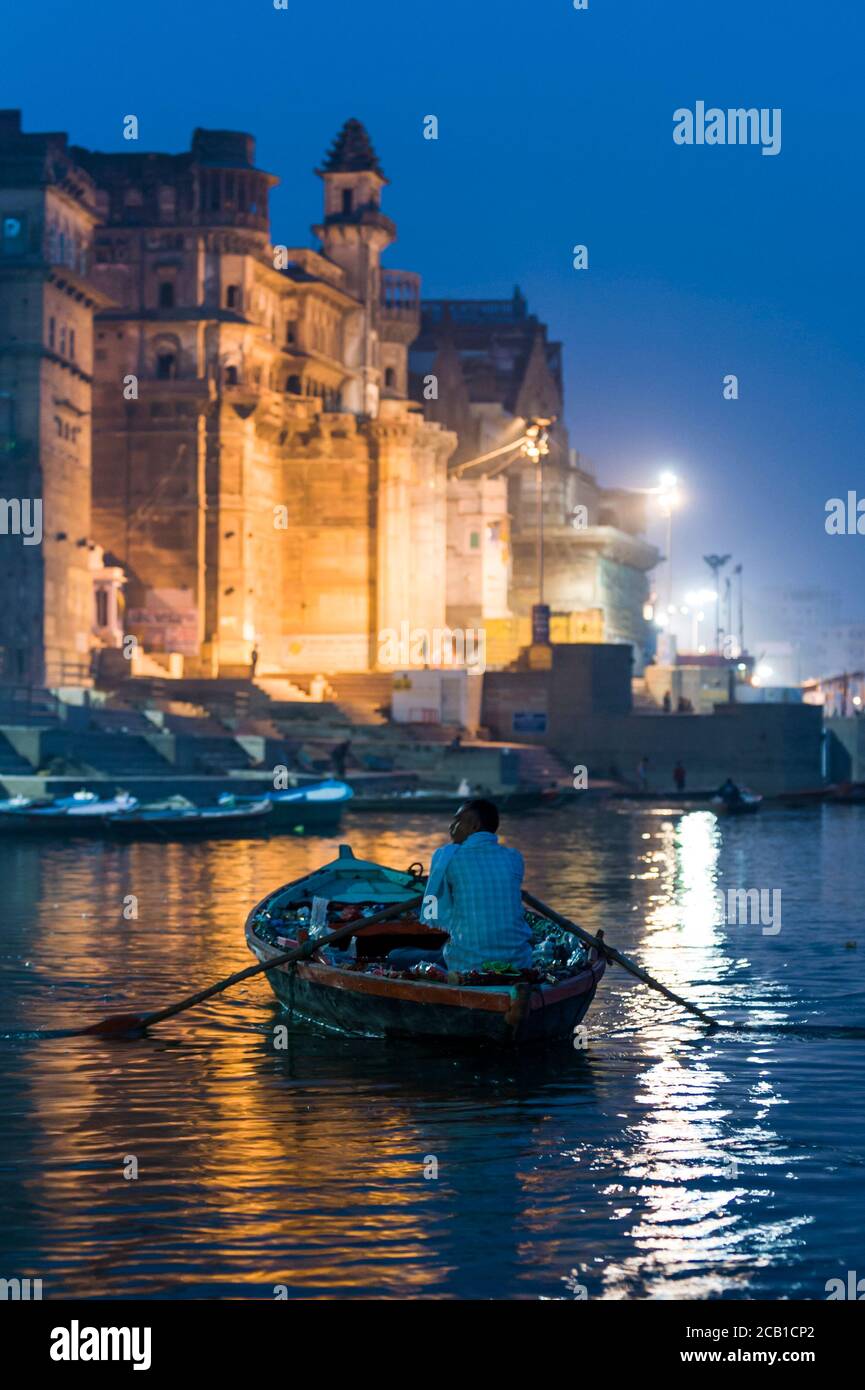 Bootstouren auf dem Ganga River. Varanasi, Uttar Pradesh, Indien, Asien, Asien, Südasien. Stockfoto