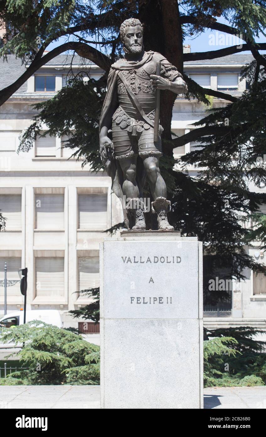 Statue von Philipp II. Von Spanien, 1964 von Francisco Coullaut modelliert. Platz San Pablo, Valladolid, Spanien Stockfoto