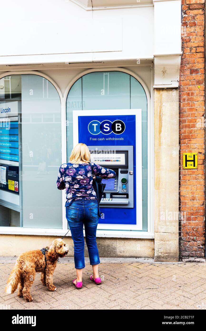 TSB Bank-Geldautomat, TSB Bank, TSB, Geldautomat, TSB-Geldautomat, geldautomat, geldautomat, Geldautomat, Geldautomat, Lincoln City, Lincolnshire, Großbritannien, England, Bargeld abheben, Stockfoto