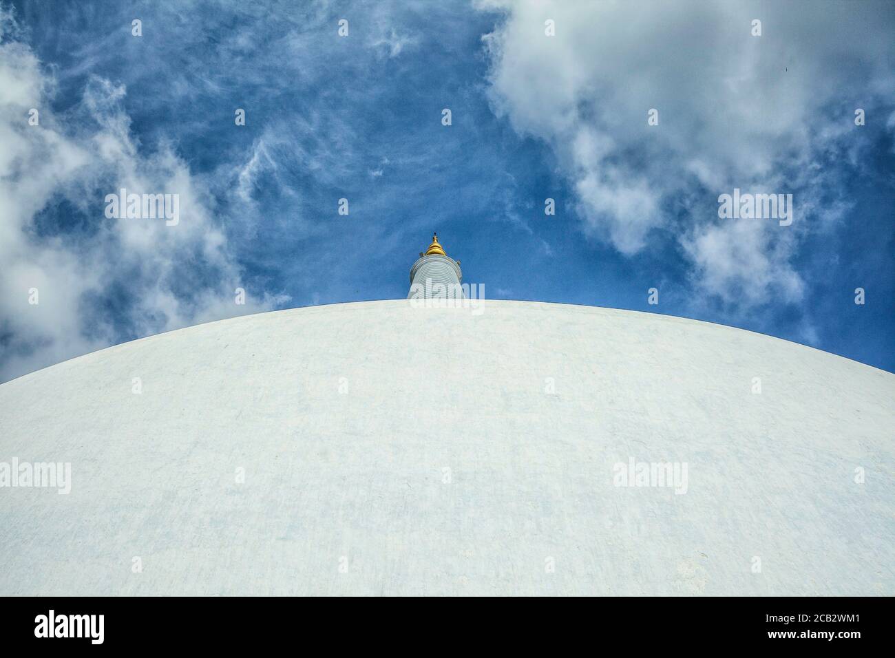 Ruwanwelisaya Chedi in die Heilige Stadt Anuradhapura, Sri Lanka, auch bekannt als Mahathupa und Rathnamali Dagaba. Stockfoto