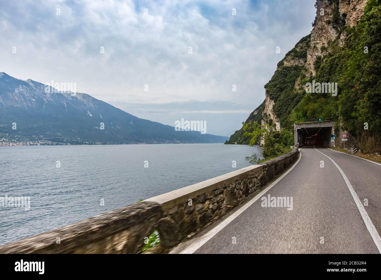 Straße am Gardasee, Italien, Stock Foto ohne Menschen Stockfoto