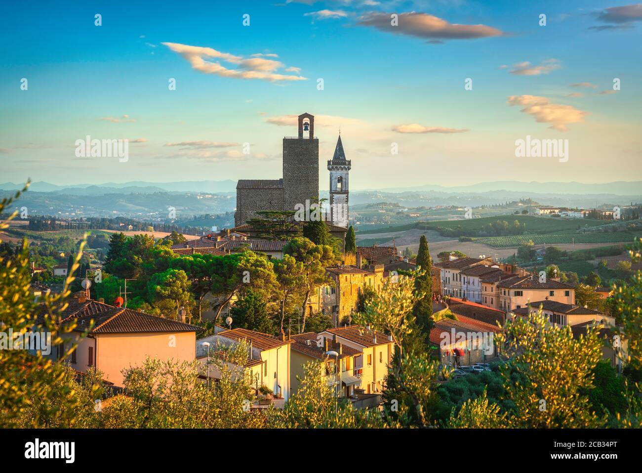 Vinci, Leonardo Geburtsort, Dorf Skyline bei Sonnenuntergang. Florenz, Toskana Italien Europa. Stockfoto