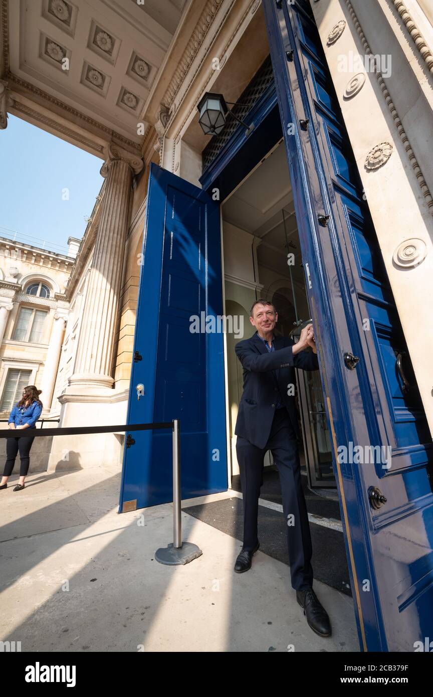 Oxford, Großbritannien. August 2020. Dr. Xa Sturgis, Direktorin des Ashmolean Museums, öffnet die Türen für die Öffentlichkeit zum ersten Mal seit Beginn der Sperre im März 2020. Kredit: Andrew Walmsley/Alamy Live Nachrichten Stockfoto