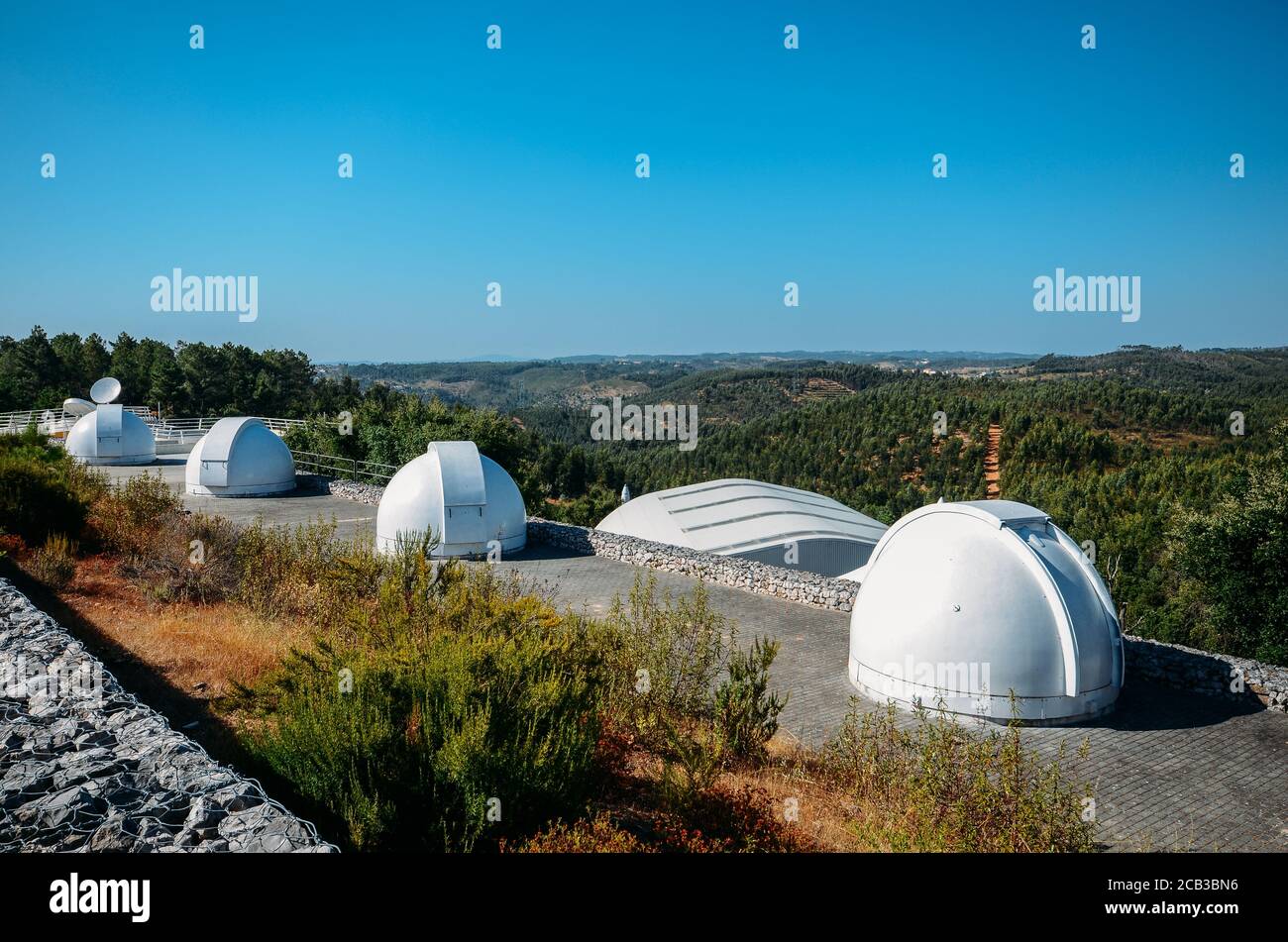 Kuppel des speziellen Astrophysikalischen Observatoriums in Constancia, Santarem, Portugal Stockfoto