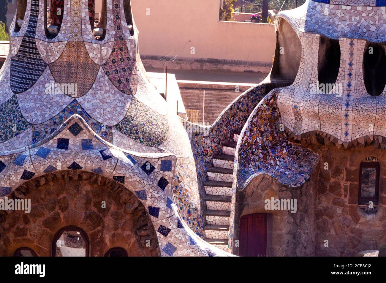 Das Torhaus am Park Güell, Antoni Gaudí fantastischer öffentlicher Park in Barcelona, Spanien. Stockfoto