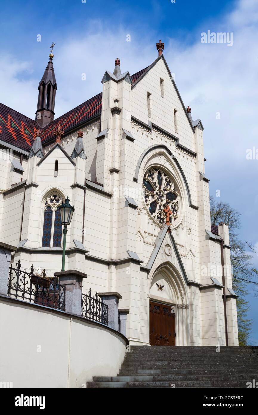 Kirche der Geburt der Jungfrau Maria, Orlova, Schlesien, Tschechien - neugotischer Sakralbau Stockfoto