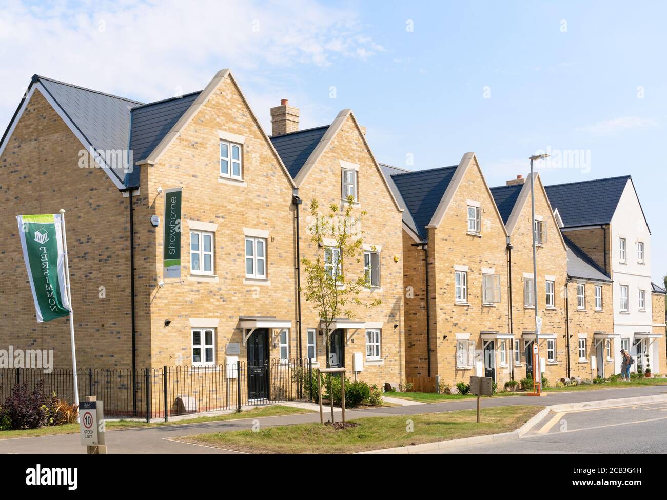 Persimmon Neubau Häuser in der neuen Stortford Fields Wohnsiedlung Entwicklung. Bishop's Stortford, Hertfordshire. England. VEREINIGTES KÖNIGREICH. Stockfoto