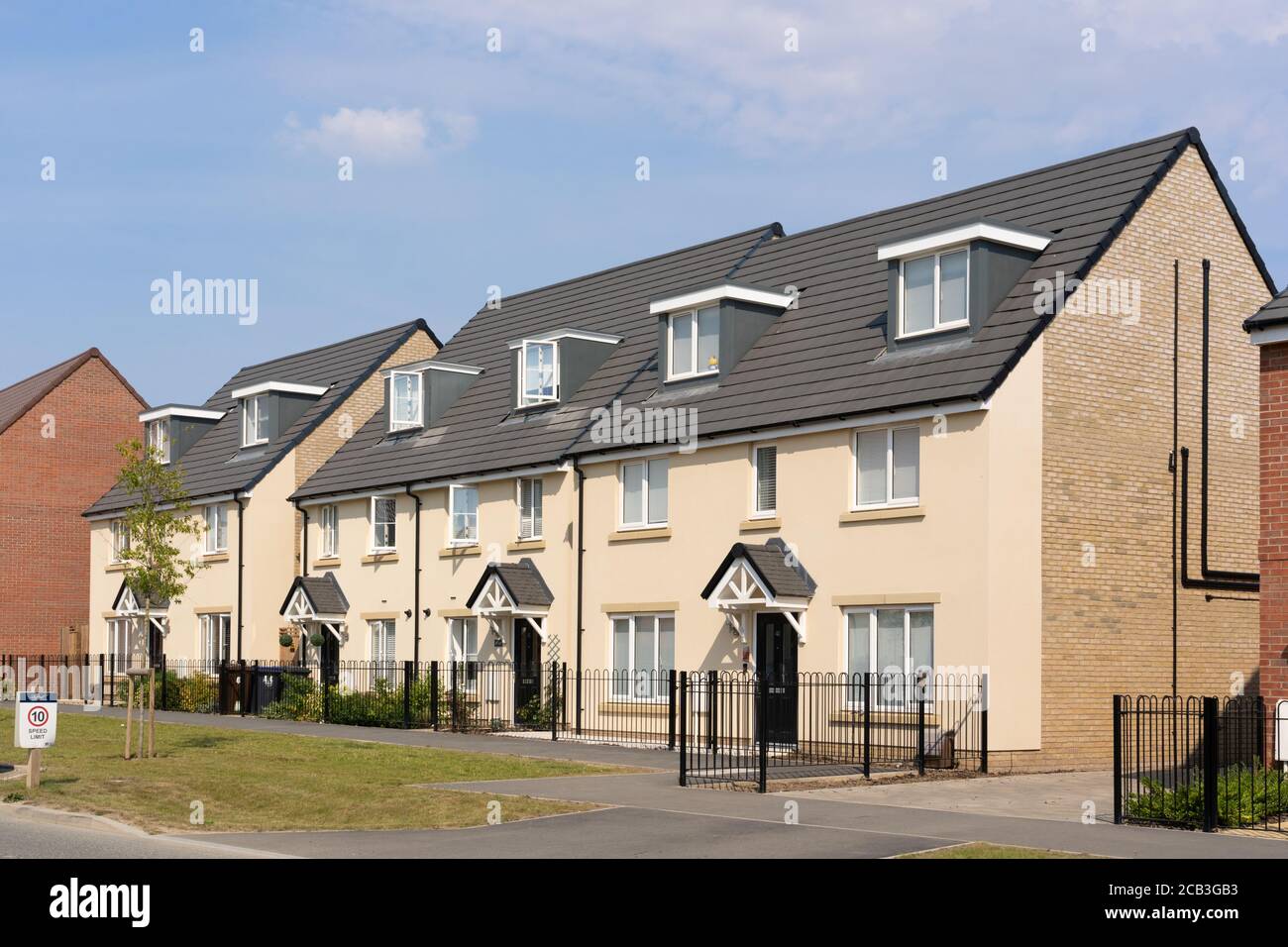 Neubau Häuser in der neuen Stortford Fields Wohnsiedlung Entwicklung. Bishop's Stortford, Hertfordshire. England. VEREINIGTES KÖNIGREICH. Stockfoto