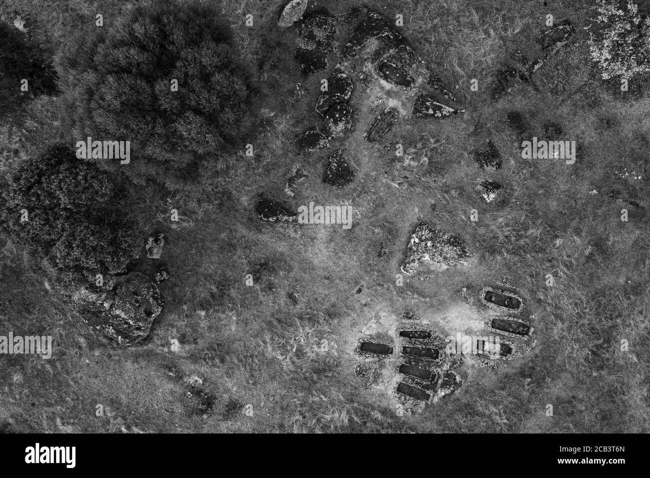 Landschaft in Dehesa de la luz. Die Gräber sind archäologische Überreste aus dem IV. Jahrhundert n. Chr. ungefähr. Stockfoto