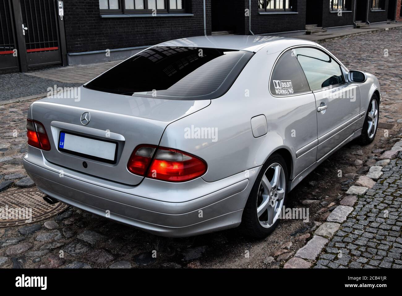 Riga Lettland 22 April 2018 Mercedes Benz Coupe Clk200 Kompressor W208 2001 Stockfotografie Alamy