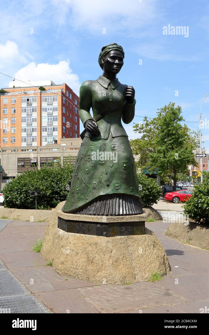 'Swing Low' Harriet Tubman Skulptur von Alison Saar in Harlem, New York. Stockfoto