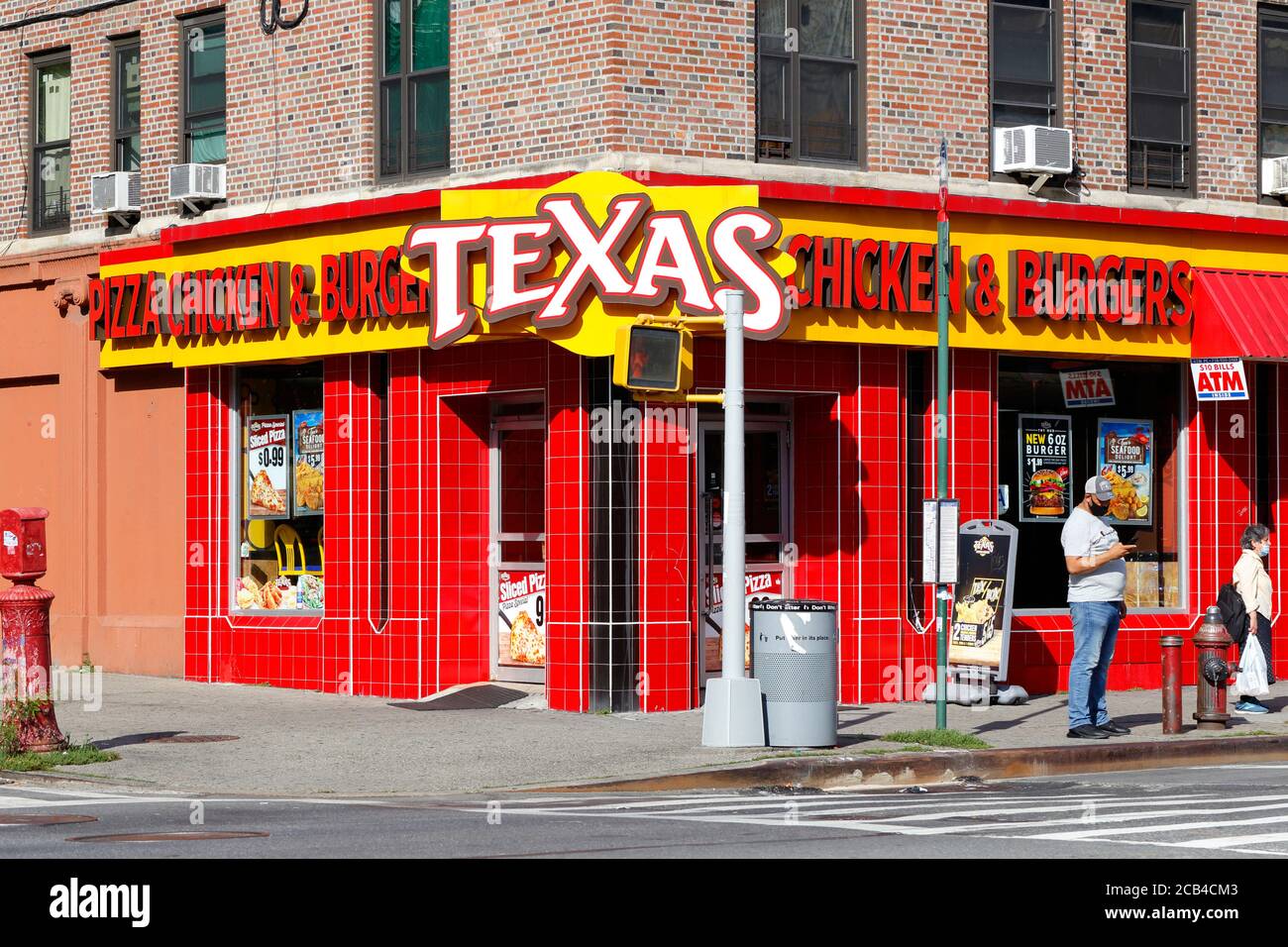 Texas Chicken & Burgers, 2104 Crotona Pkwy, Bronx, New York. NYC-Schaufensterfoto einer Fast-Food-Kette im Viertel West Farms. Stockfoto