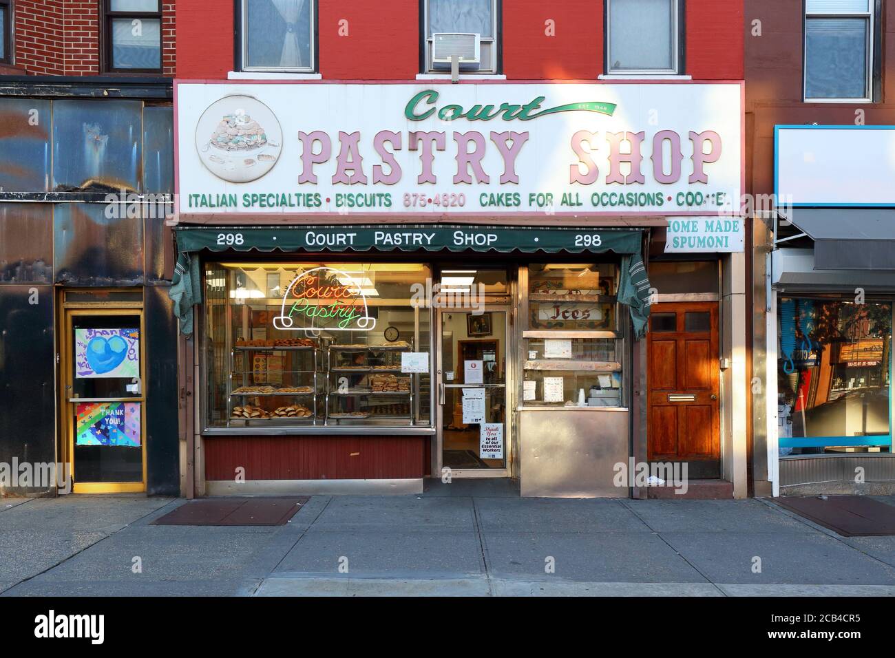 Court Pastry Shop, 298 Court St, Brooklyn, New York. NYC-Schaufensterfoto einer italienischen amerikanischen Bäckerei im Viertel Carroll Gardens. Stockfoto