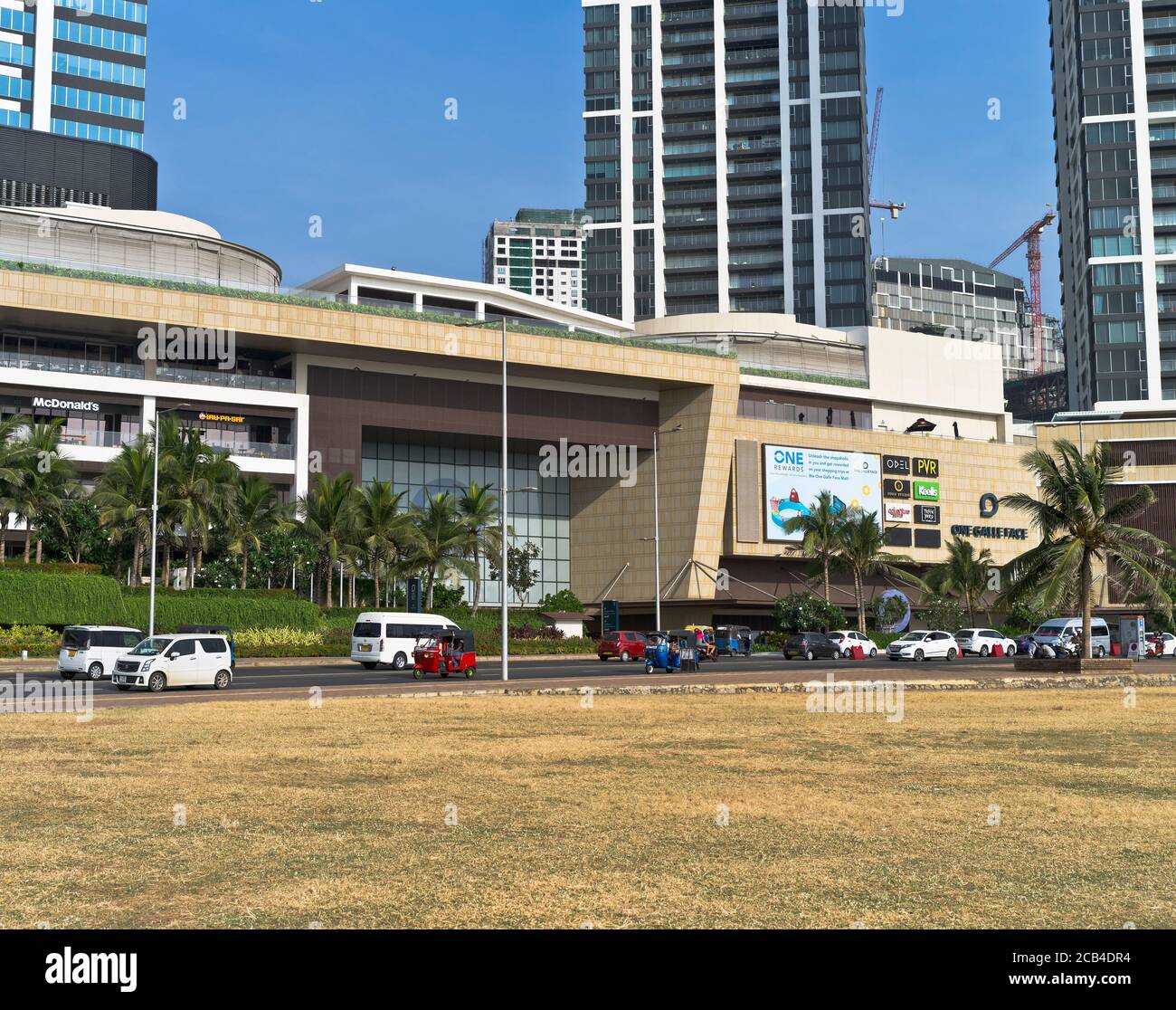 dh Galle Gesicht Grüne Gebäude COLOMBO STADT SRI LANKA Galle Blick auf ein Einkaufszentrum, Außeneingang des Gebäudes Stockfoto