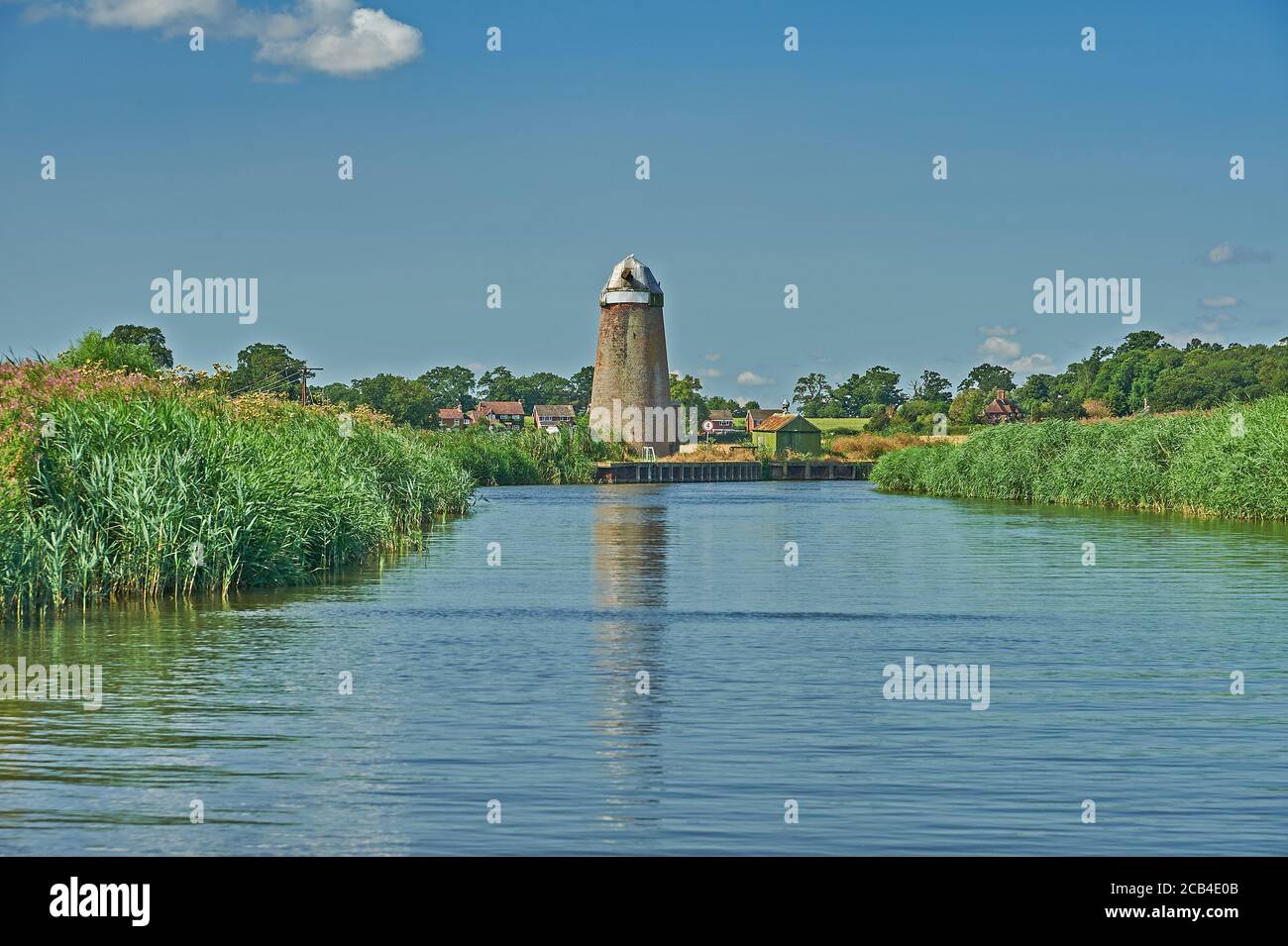 Neaves Entwässerungsmühle befindet sich am Ufer des Flusses Ant in den Norfolk Broads, Norfolk, England Stockfoto