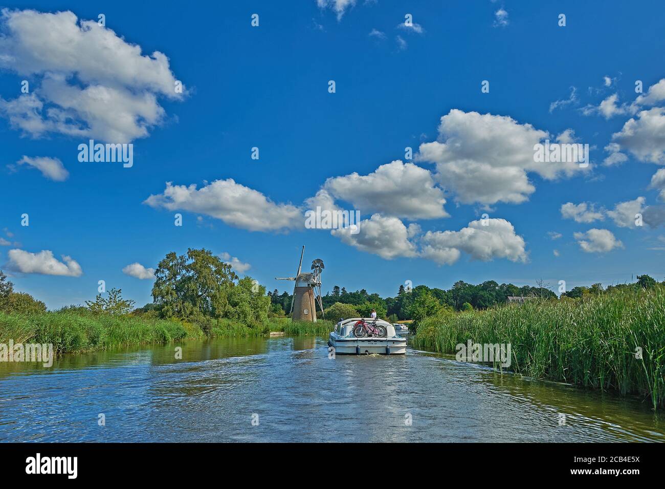 Turf Fen Windmühle am Ufer des Flusses Ant, Norfolk Broads, Norfolk, England Stockfoto