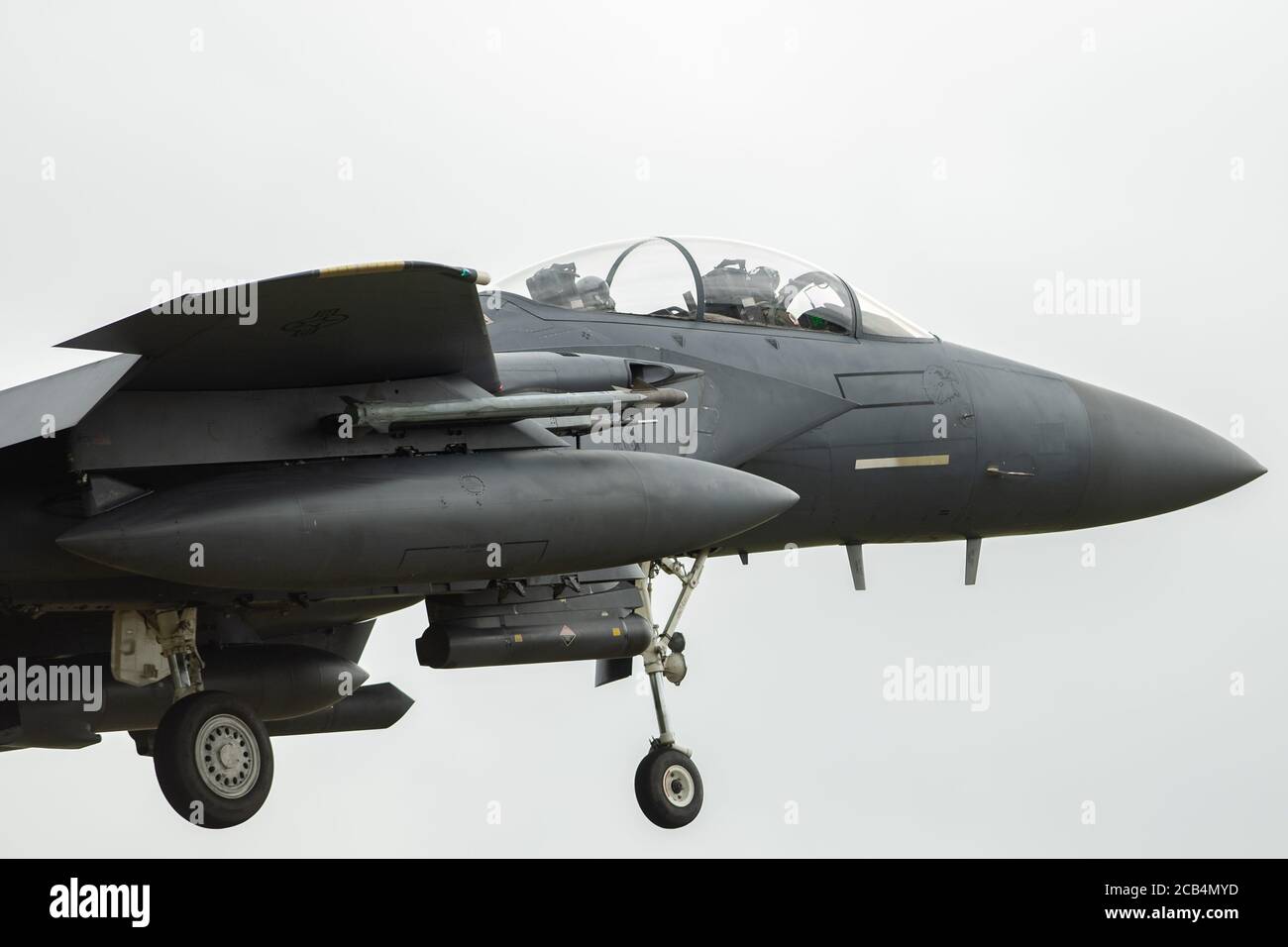 LN AF 01 2001 US Air Force McDonnell Douglas F-15E Schlag Adler des 494th Fighter Squadron (Panthers) 48. Fighter Wing nähert sich RAF Lakenheath. Donnerstag, 16. Juli 2020. (Quelle: Jon Hobley, Mi News) Stockfoto