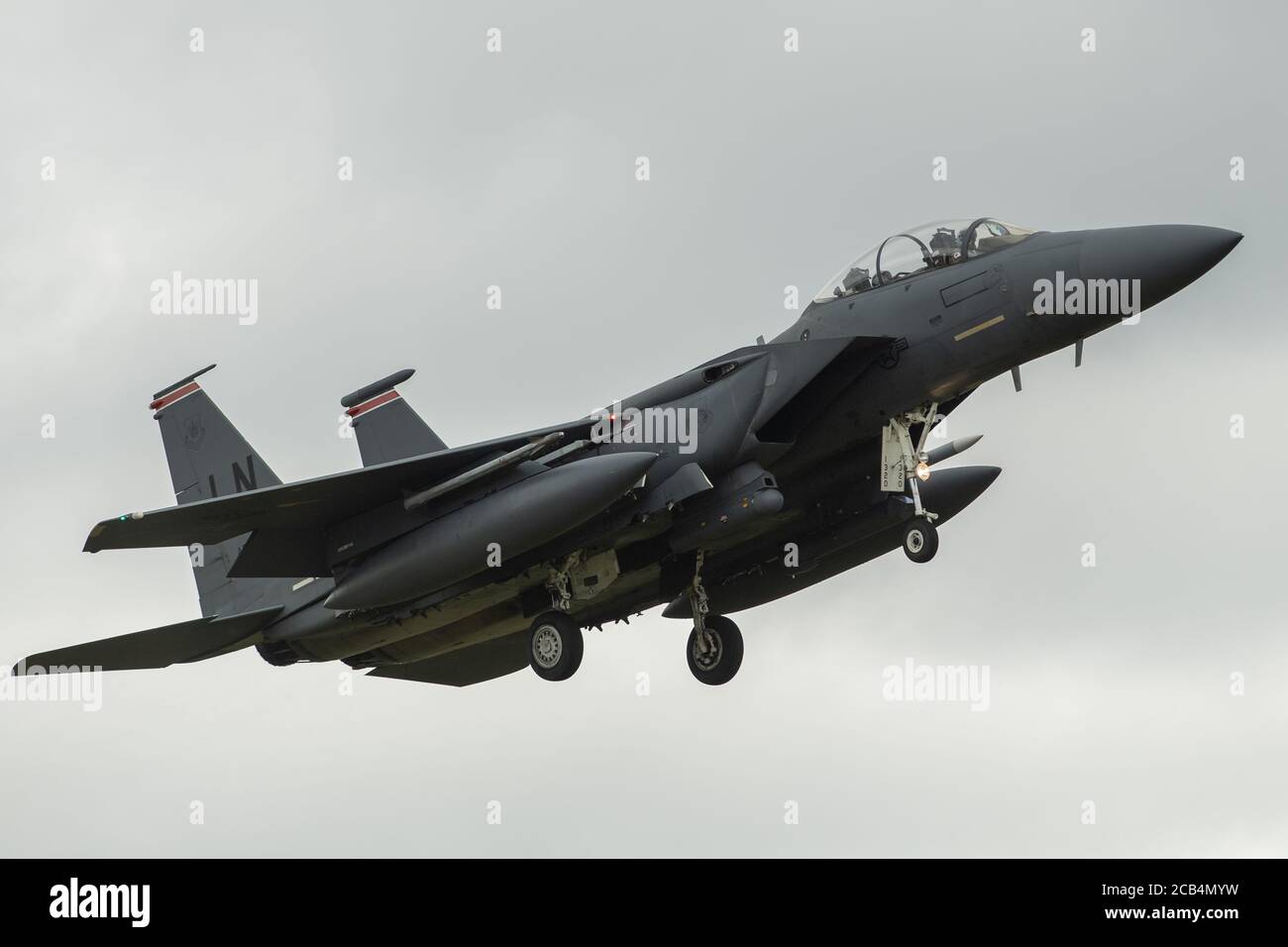LN AF 91 320 US Air Force McDonnell Douglas F-15E Schlag Adler des 494th Fighter Squadron (Panthers) 48. Fighter Wing nähert sich RAF Lakenheath. Donnerstag, 16. Juli 2020. (Quelle: Jon Hobley, Mi News) Stockfoto