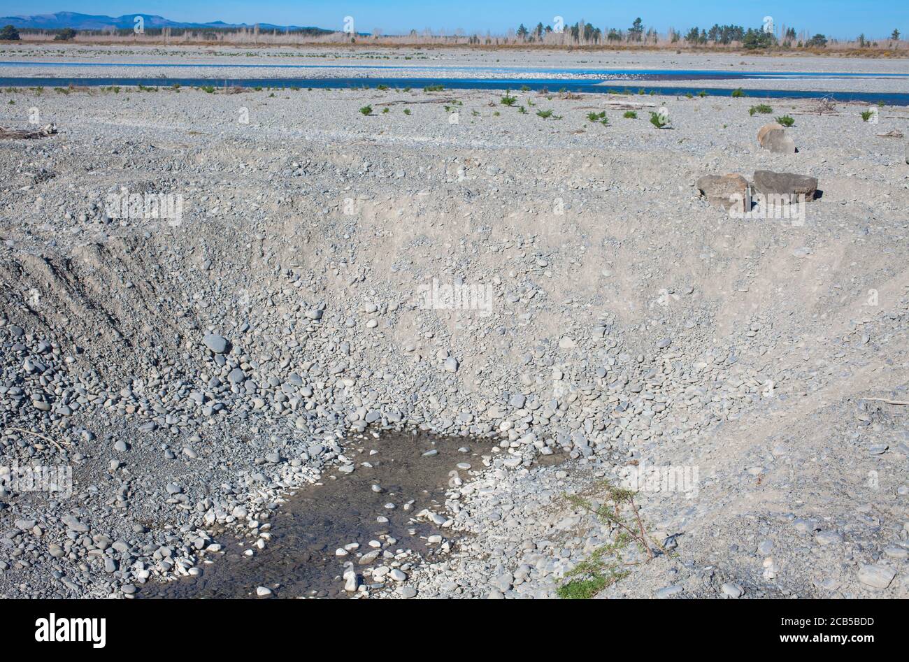 Neuseeland Landschaft Szenen: Bewässerung Infrastruktur: Die Quelle des Bewässerungswassers - der Waimakariri Fluss. Stockfoto