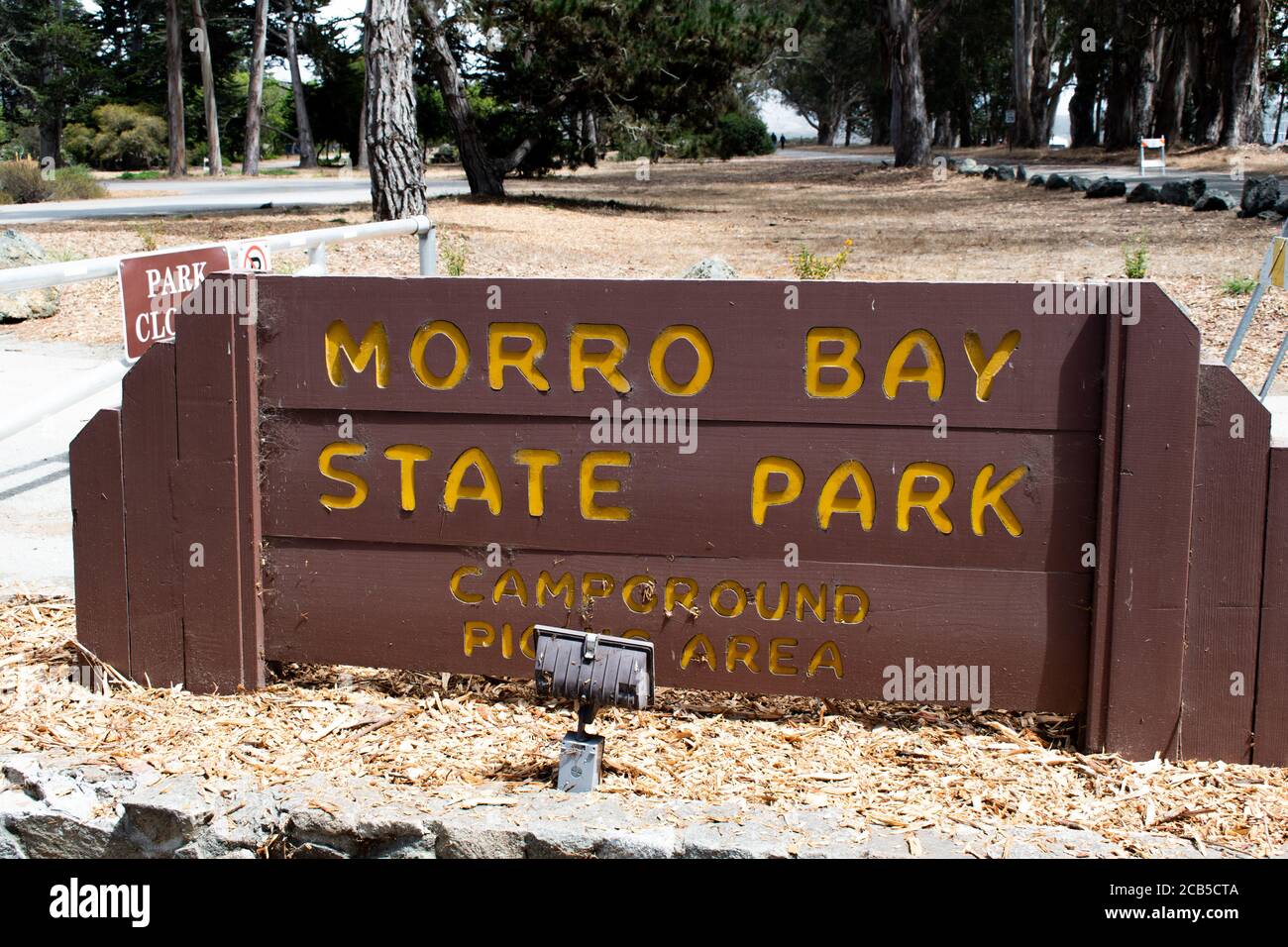 Eintrittsschild zum Morro Bay State Park Campground, Kalifornien Stockfoto