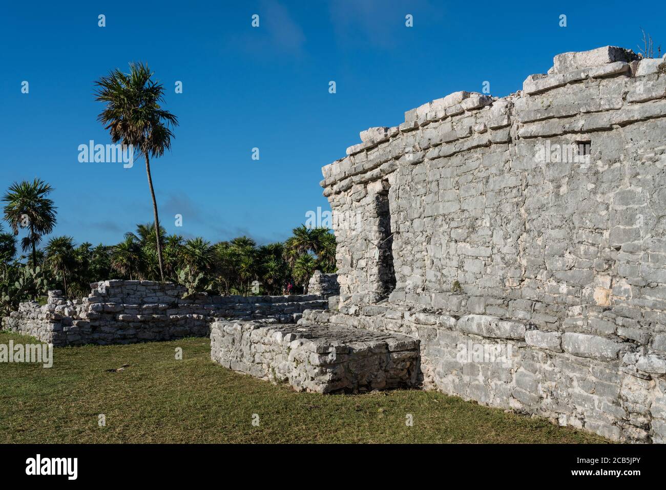 Struktur 34 in den Ruinen der Maya-Stadt Tulum an der Küste des Karibischen Meeres. Tulum National Park, Quintana Roo, Mexiko. Stockfoto