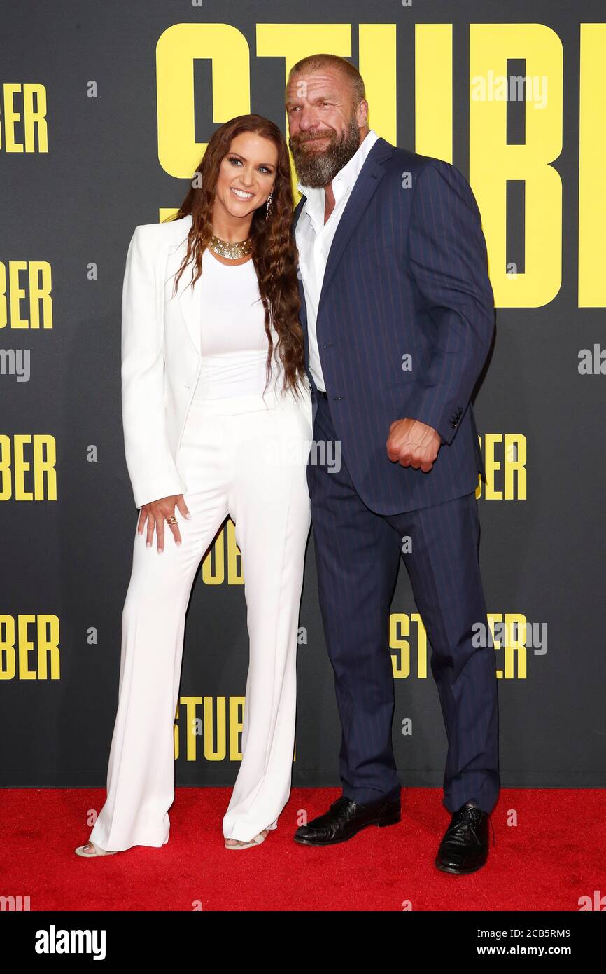 LOS ANGELES - JUL 10: Stephanie McMahon, Triple H bei der 'Stuber' Premiere im Regal LA Live am 10. Juli 2019 in Los Angeles, CA Stockfoto