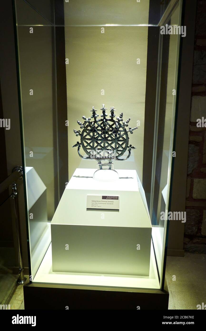 Sun Disk, Feststandard. Bronze, B.C. 2500-2250. Museum der anatolischen Zivilisationen, Anadolu Medeniyetleri Muzesi. Ankara. Türkei Stockfoto