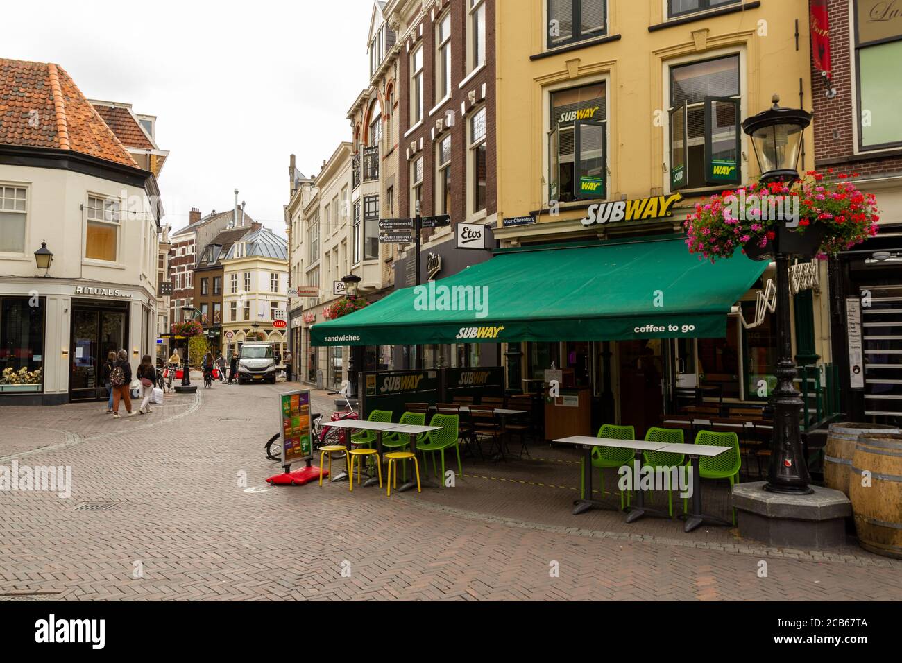 U-Bahn-Shop in einer Einkaufsstraße in Utrecht Stockfoto