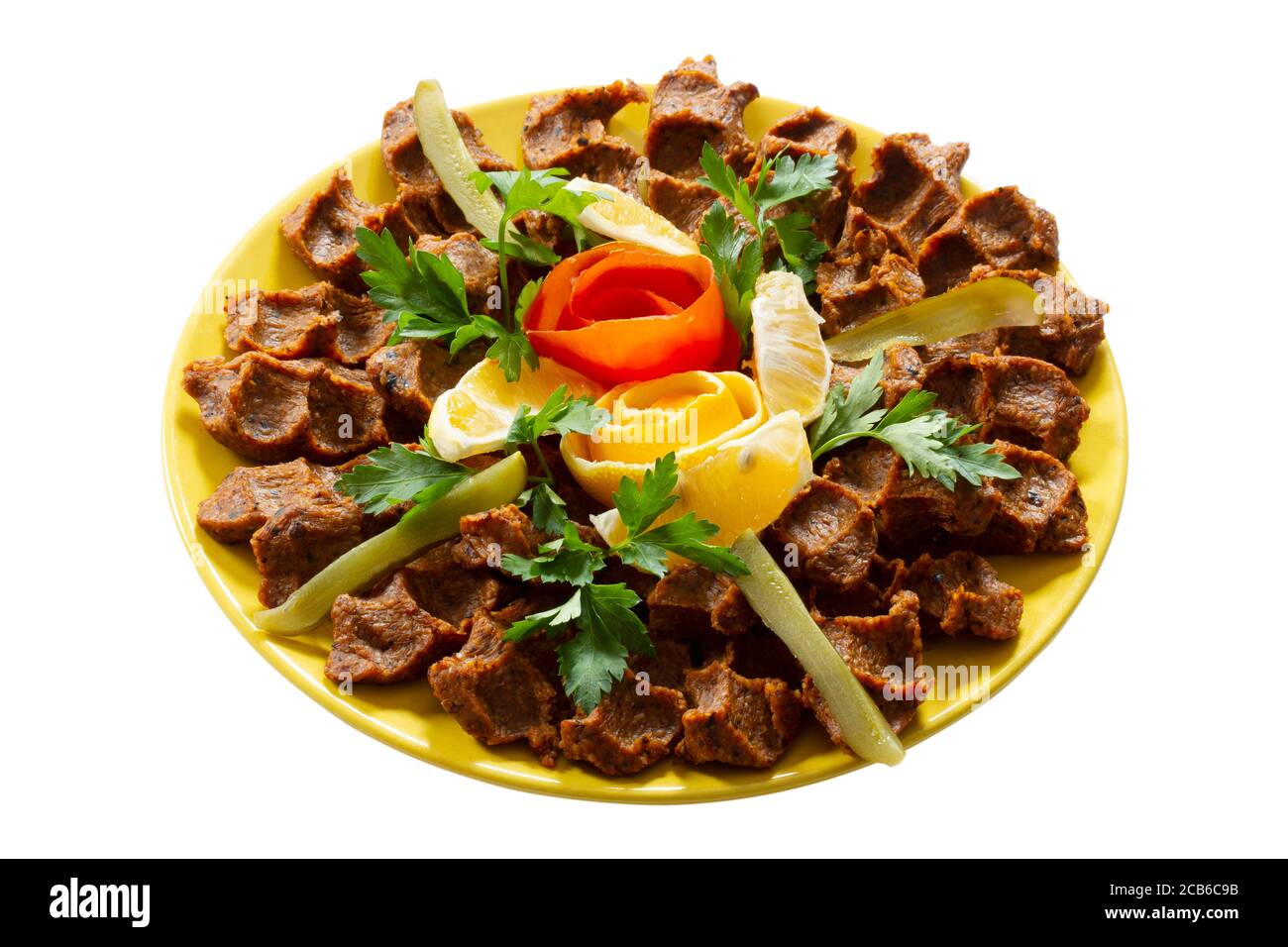 Ein berühmtes türkisches traditionelles Essen, Raw Kofta 'Cig Kofte' auf dem Teller Stockfoto