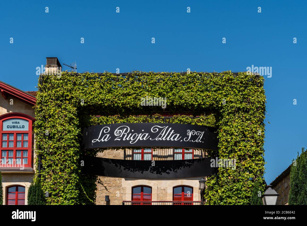 HARO, Spanien - 6. August 2020: Eintritt in das Weingut La Rioja Alta Stockfoto