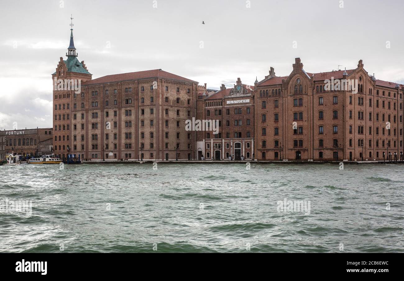 Venedig, Stucky-Mühle, Bauherr Giovanni Stucky, Architekt Ernst Wullekopf, Baubeginn 1895, Getreidemühle und Nudelfabrik, stillgelgt 1955, heute Hotel Stockfoto