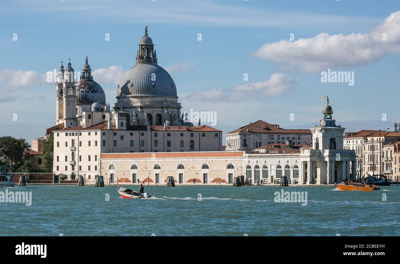 Venedig, Kirche Santa Maria della Salute, Ansicht von Osten, rechts Punta della Dogana, Baldassare Longhena 1597-1682 Stockfoto