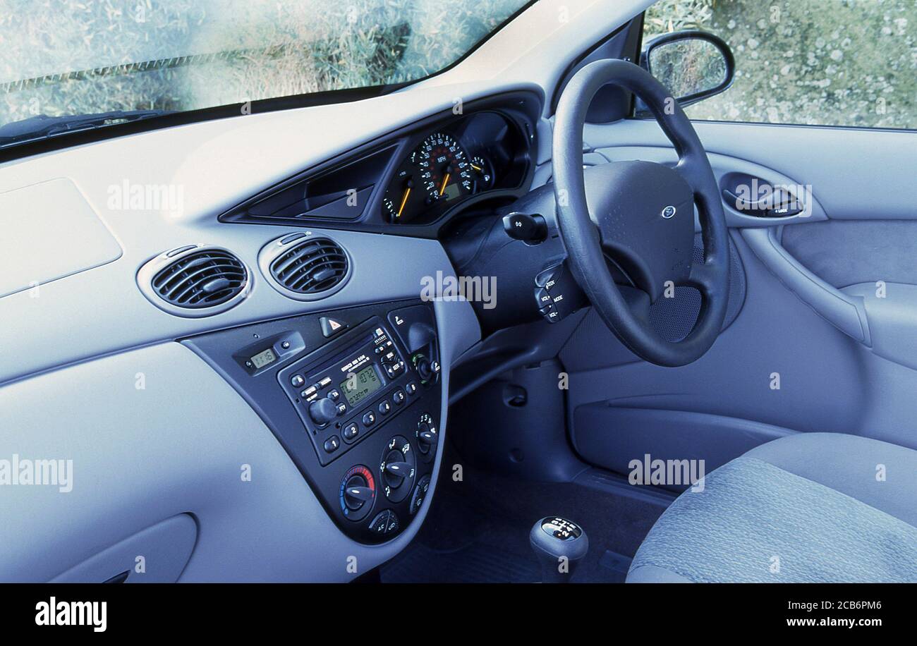Innenraum des Ford Focus MK1 1998 5-türig. Stockfoto