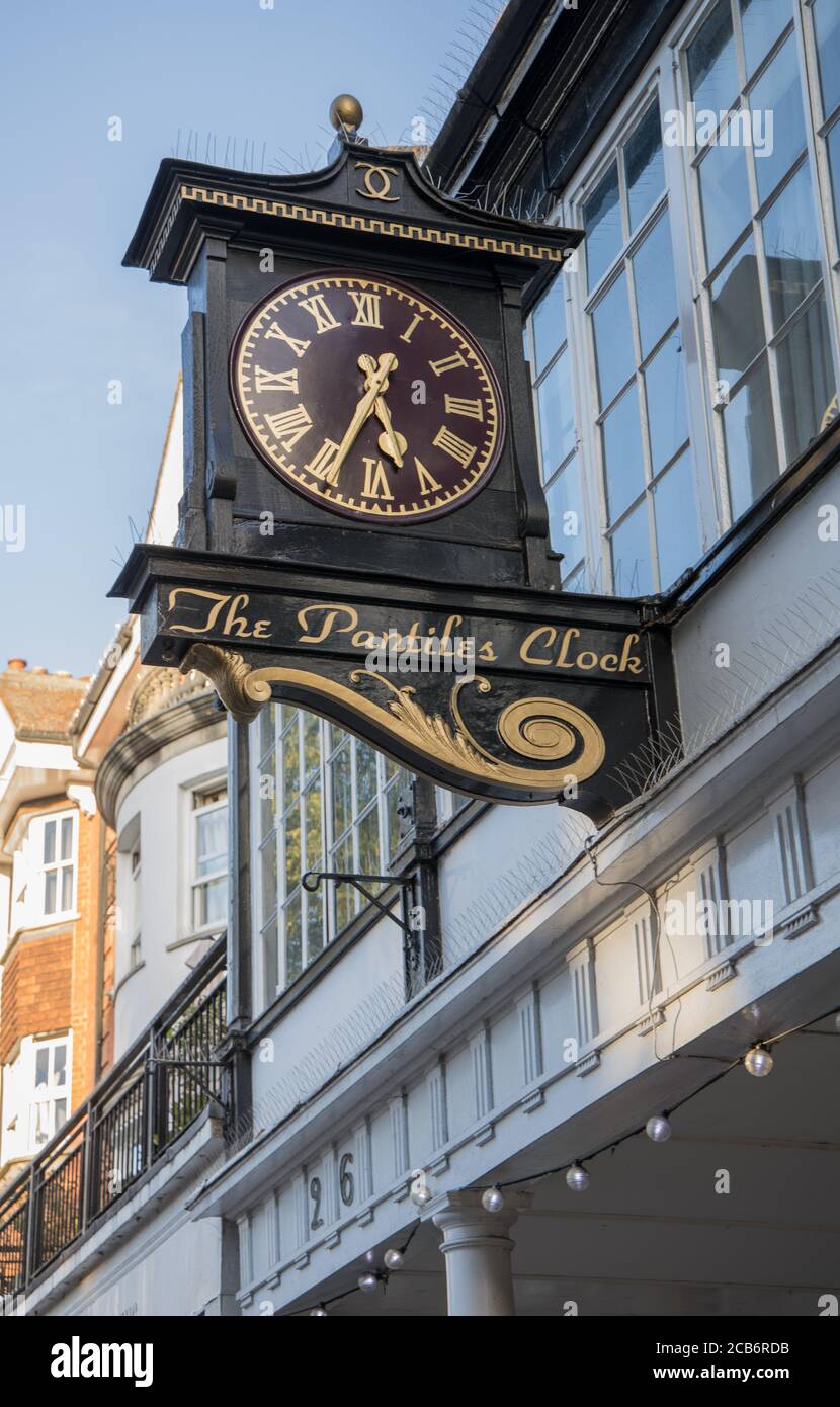 Die Pantiles Uhr im Pantiles Einkaufsviertel von Royal tunbridge Wells kent Stockfoto