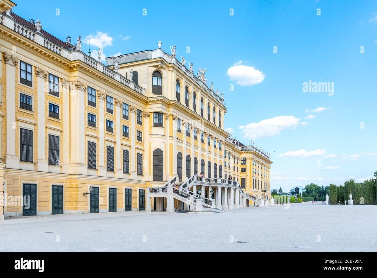 WIEN, ÖSTERREICH - 23. JULI 2019: Schloss Schönbrunn, Deutsch: Schloss Schönbrun, barocke Sommerresidenz der Habsburger Monarchen in Hietzing, Wien Österreich Stockfoto