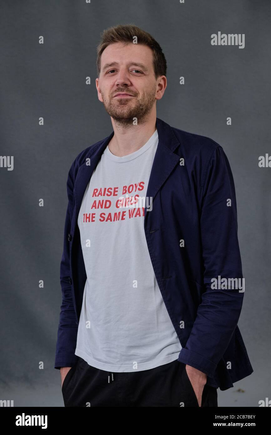 Autor Alex Beard besucht eine Fotozelle während des jährlichen Edinburgh Internationales Buchfestival 2018 Stockfoto